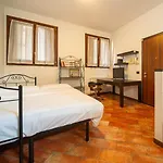 Mentana Flat, Centro Storico Privatunterkunft