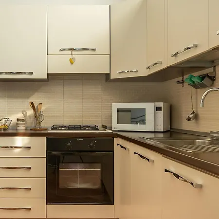 Mentana Flat, Centro Storico Δωμάτια σε οικογενειακή κατοικία *