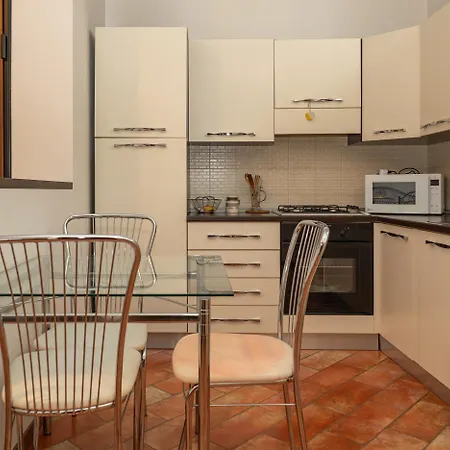 Δωμάτια σε οικογενειακή κατοικία Mentana Flat, Centro Storico *