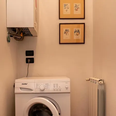 Mentana Flat, Centro Storico Δωμάτια σε οικογενειακή κατοικία