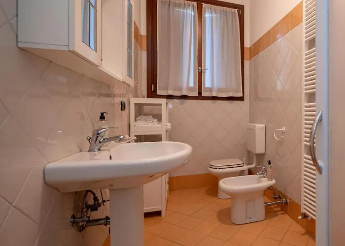 Mentana Flat, Centro Storico *