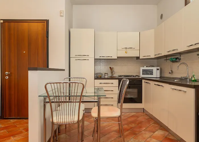 Mentana Flat, Centro Storico *