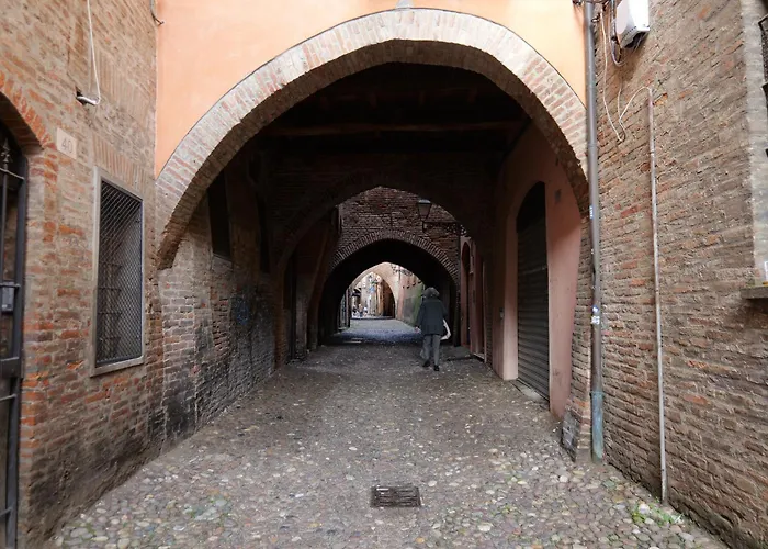 Mentana Flat, Centro Storico